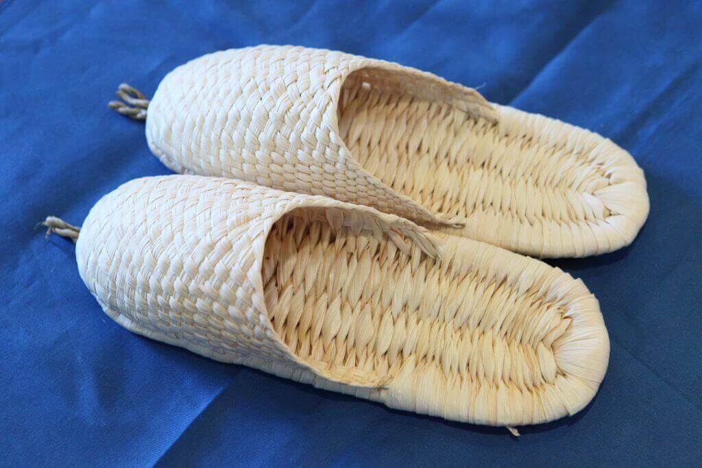 Kimigara (‘corn skin’) slippers / Towada city